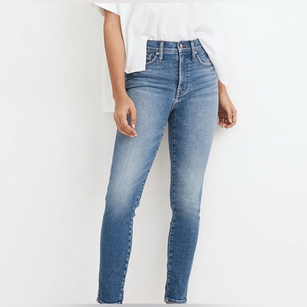 Madewell 10” High Rise Skinny Cropped Jeans in Blue